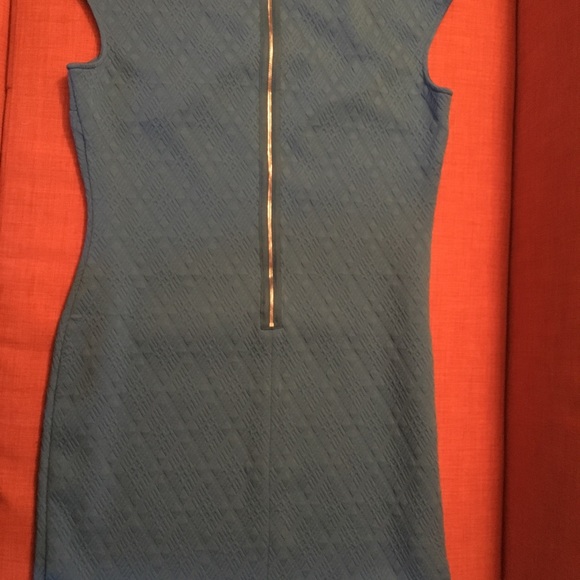 Light blue quilt pattern dress - Picture 3 of 3